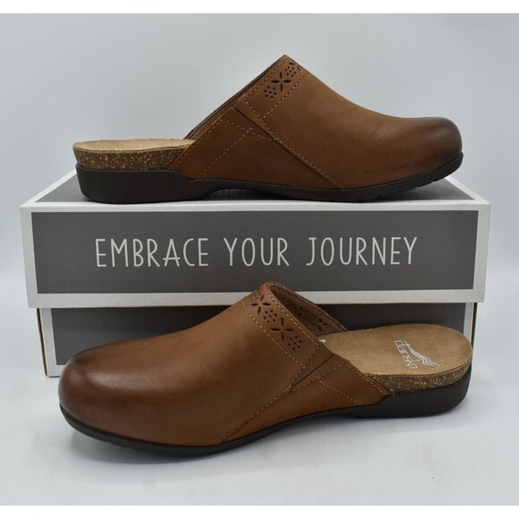 Dansko Womens Size EU 39 US 8.5-9 Robbie Burnished Nubuck Tan Slip On Clogs - Picture 10 of 12